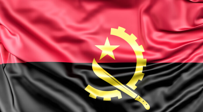 ANGOLA, FELIZ DIA DA DIPANDA bandeira angolana