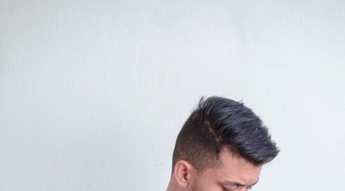 ESCOLHI CONHECER O MUNDO PARA QUE O MUNDO ME CONHEÇA