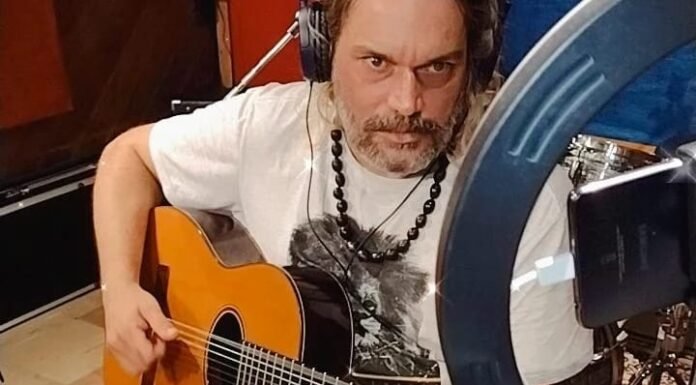 Cantor Rubem Garcia (Urso da Montanha) está se preparando para turnê no Brasil e exterio