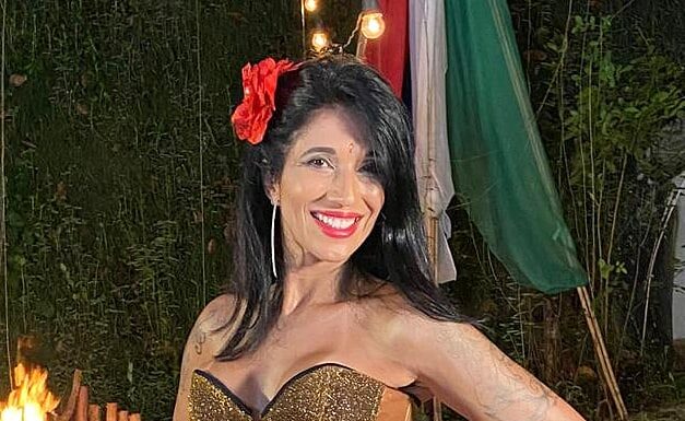 A bela cantora Adri Dutra se apresentou no Festival Aya de Música Medicina com enorme sucesso. Confira!