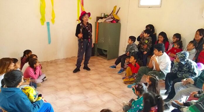 Crianças da Argentina no “Maior Mosaico da História”